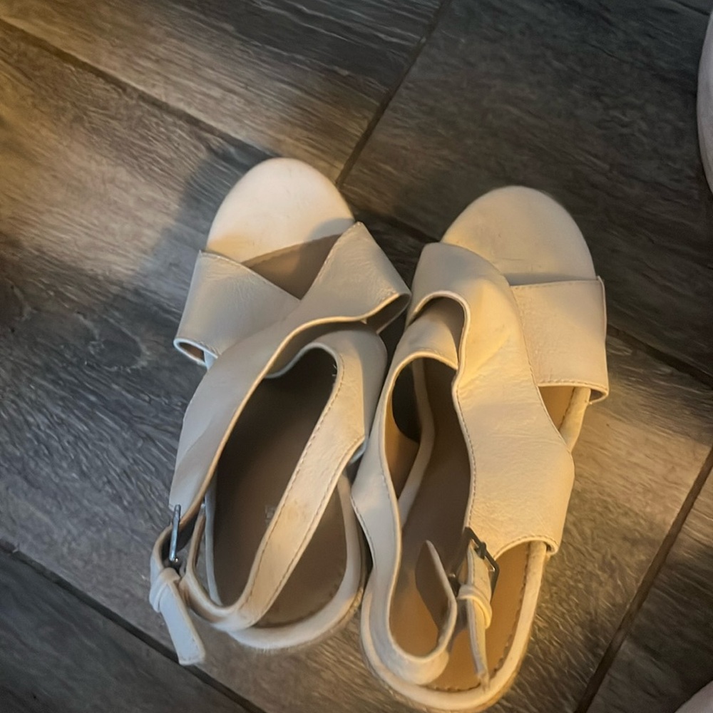 Apt 9 wedge shoes size w 7 1/2